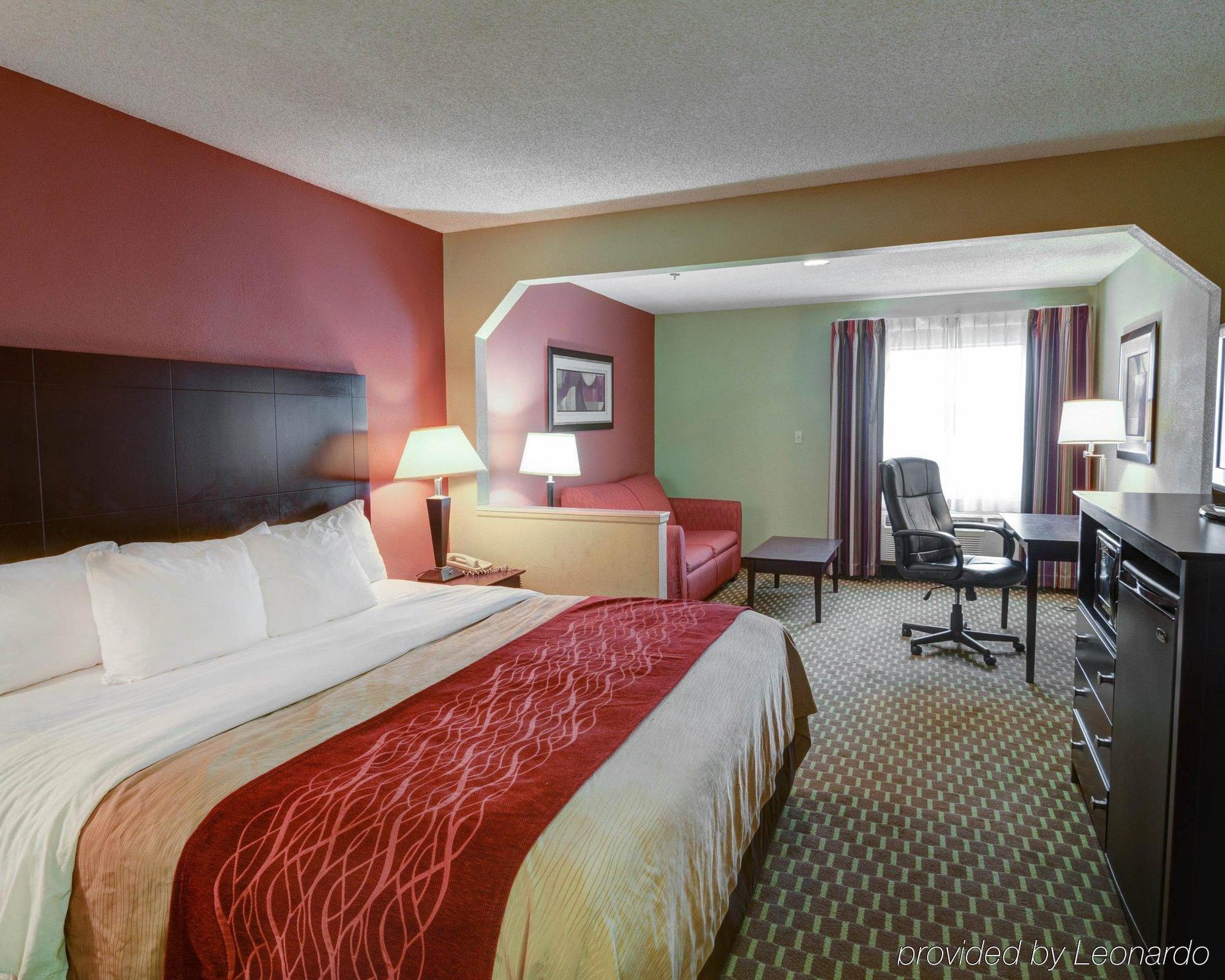 Quality Inn & Suites Pine Bluff Bagian luar foto